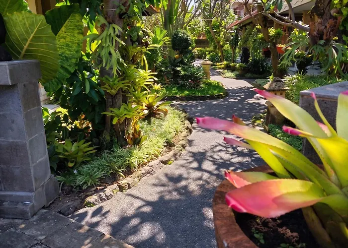 Flamboyan Guest house 2*